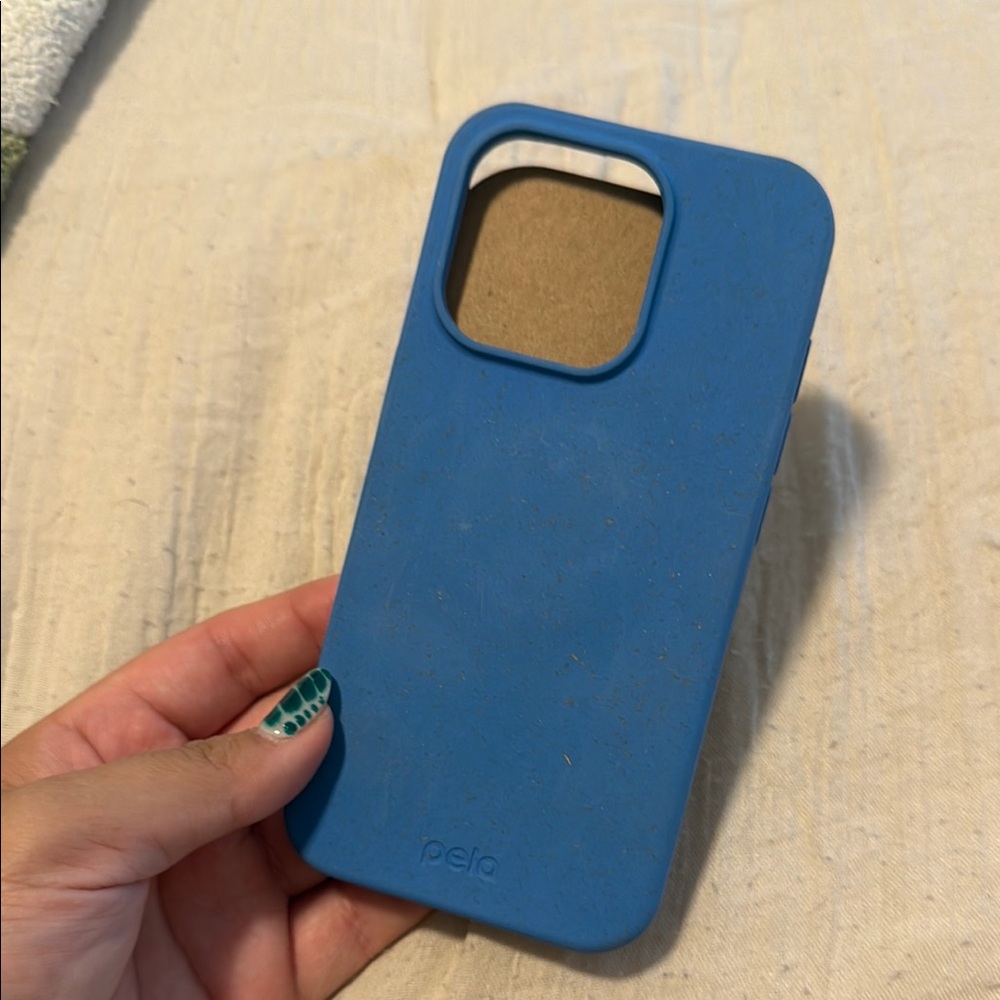 iPhone 16 pro Pela case